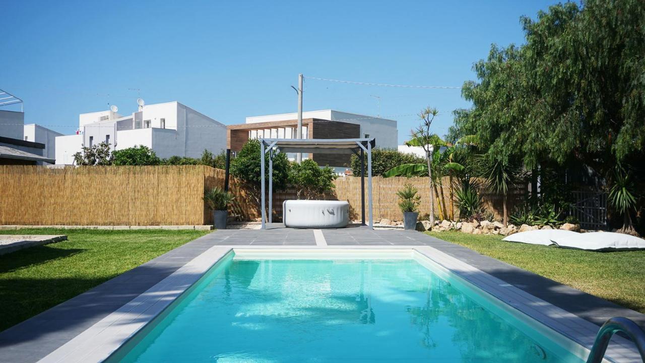 Dependance In Villa Con Piscina Syracuse Bagian luar foto