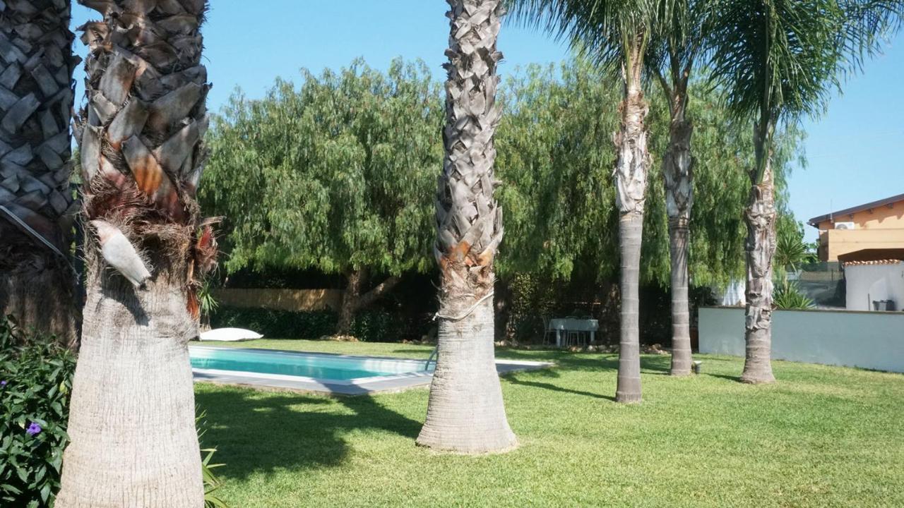 Dependance In Villa Con Piscina Syracuse Bagian luar foto